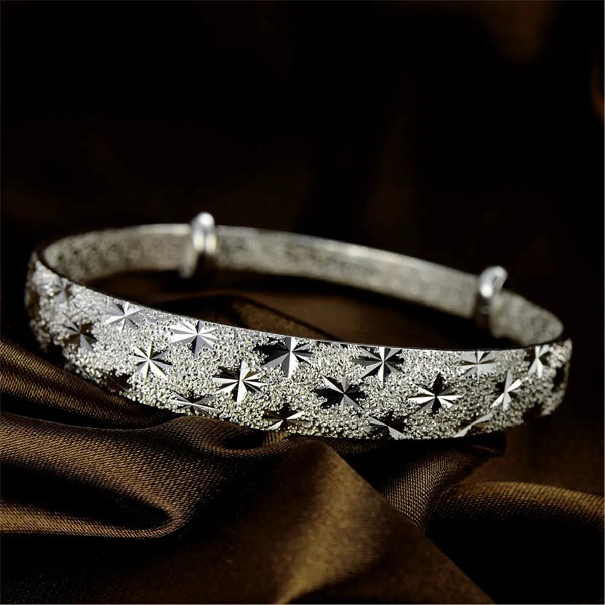 Sterling Silver Maple Cut Frosted Bangle