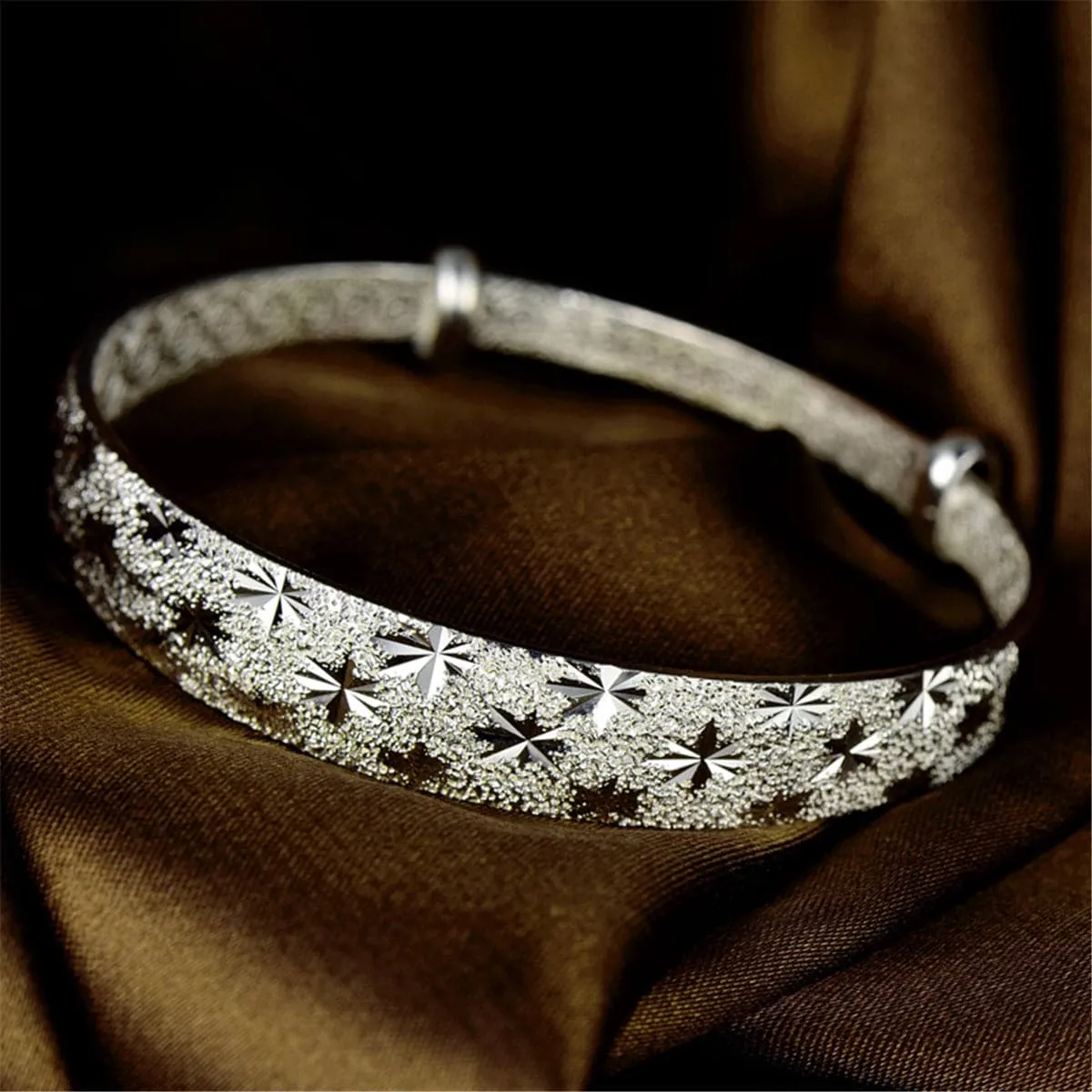 Sterling Silver Maple Cut Frosted Bangle