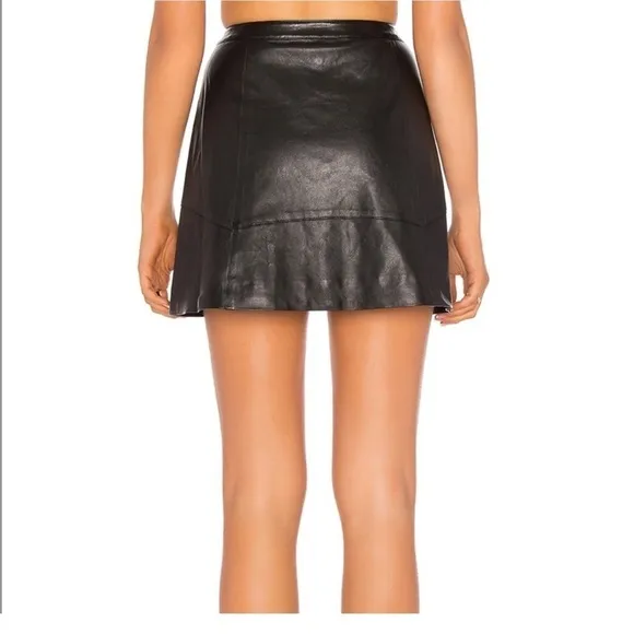 THE JETSET DIARIES Saraya Leather Skirt in Black Size M