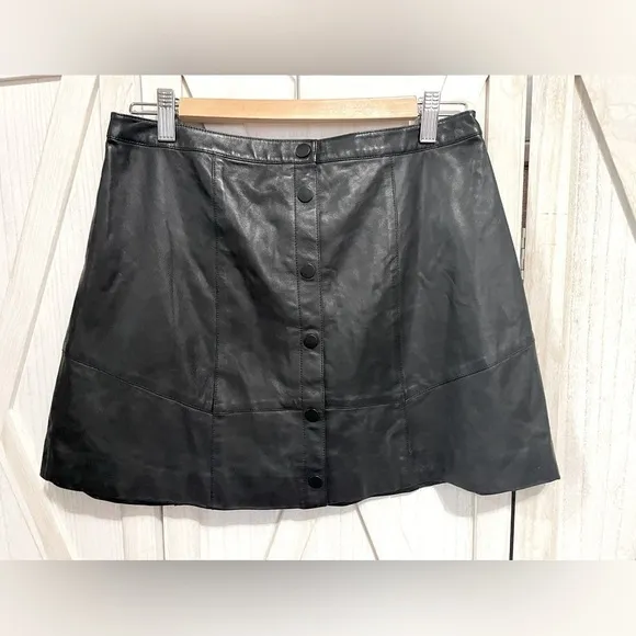 THE JETSET DIARIES Saraya Leather Skirt in Black Size M