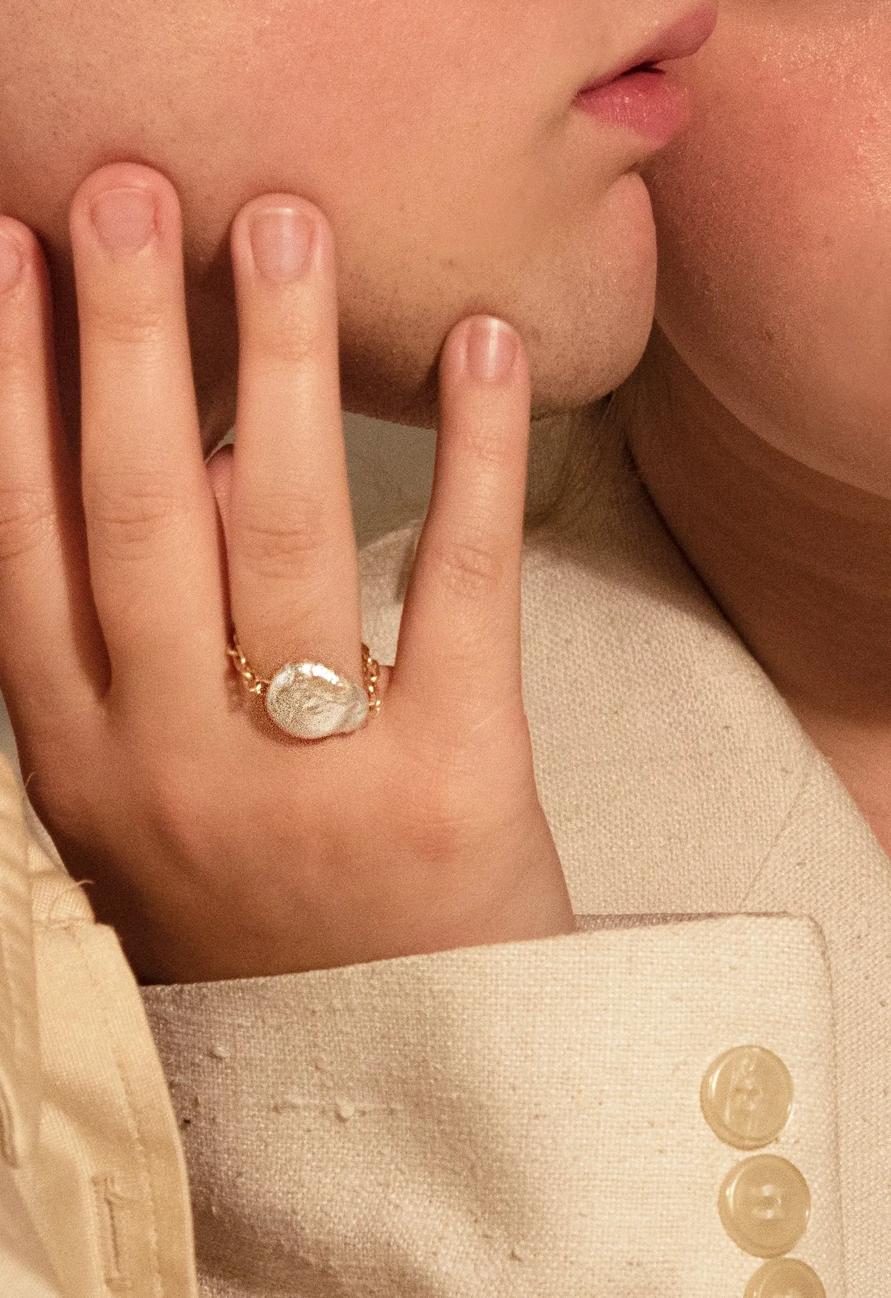 Thin Chain Pearl Ring