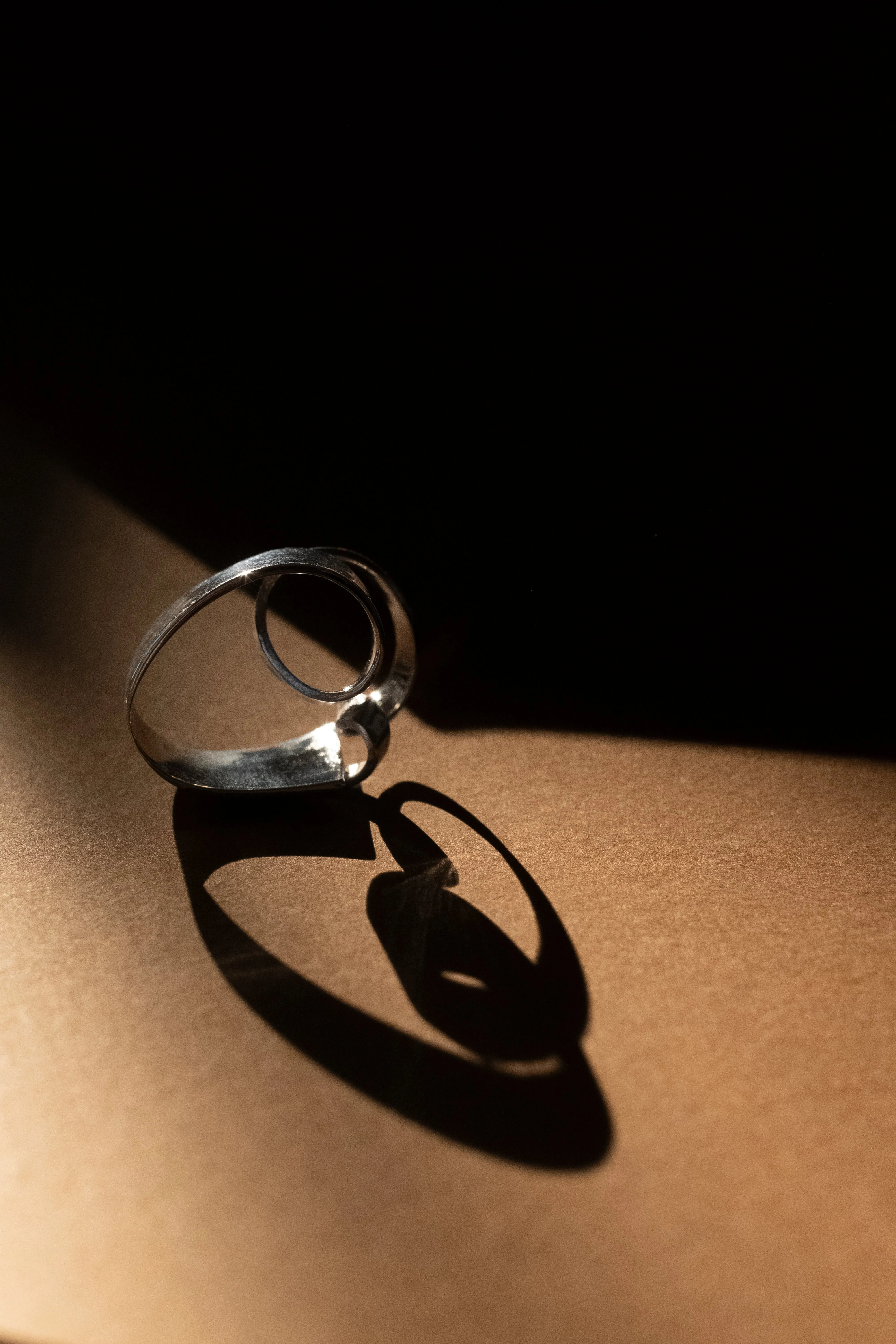 Thin Tendril Ring