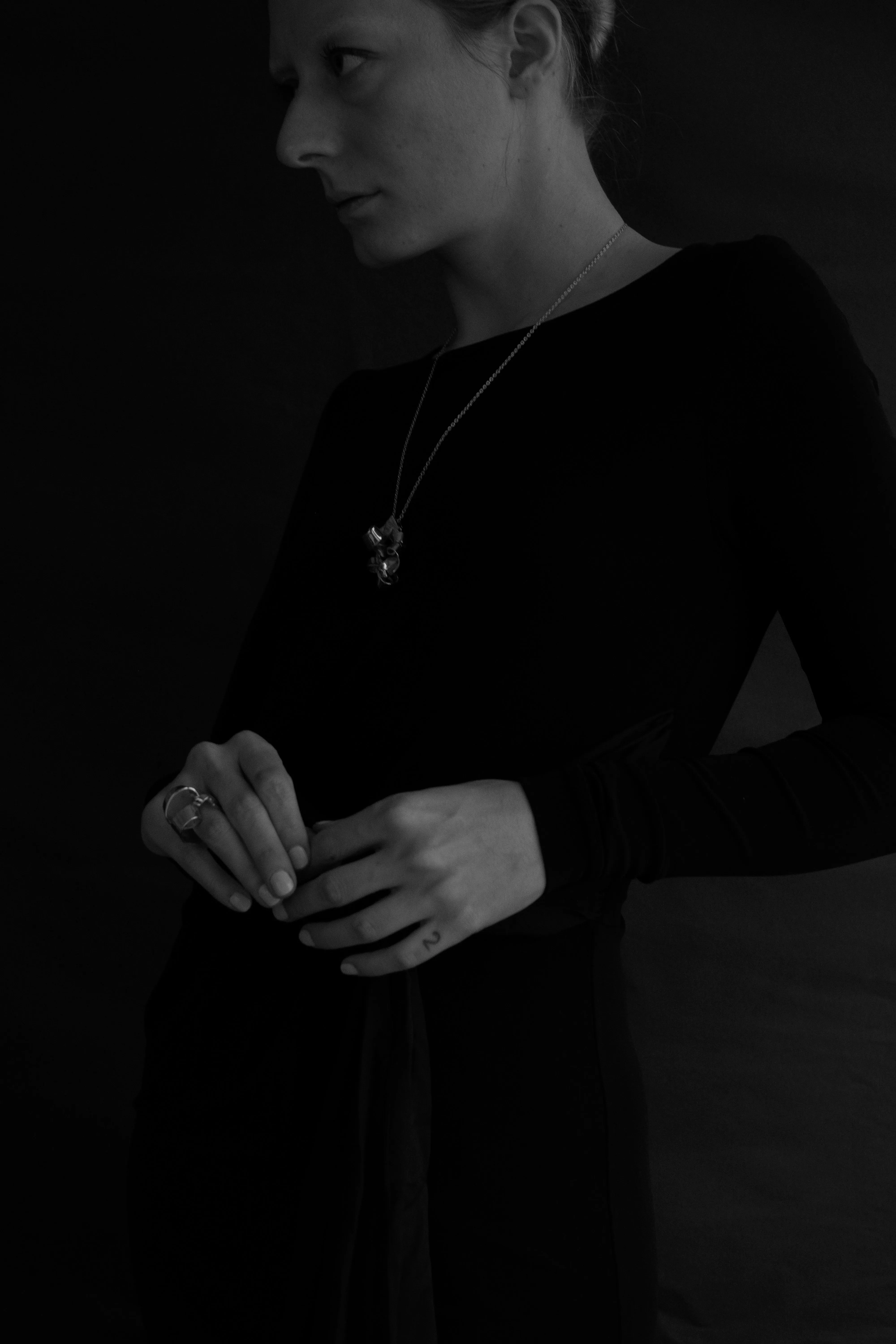 Thin Tendril Ring