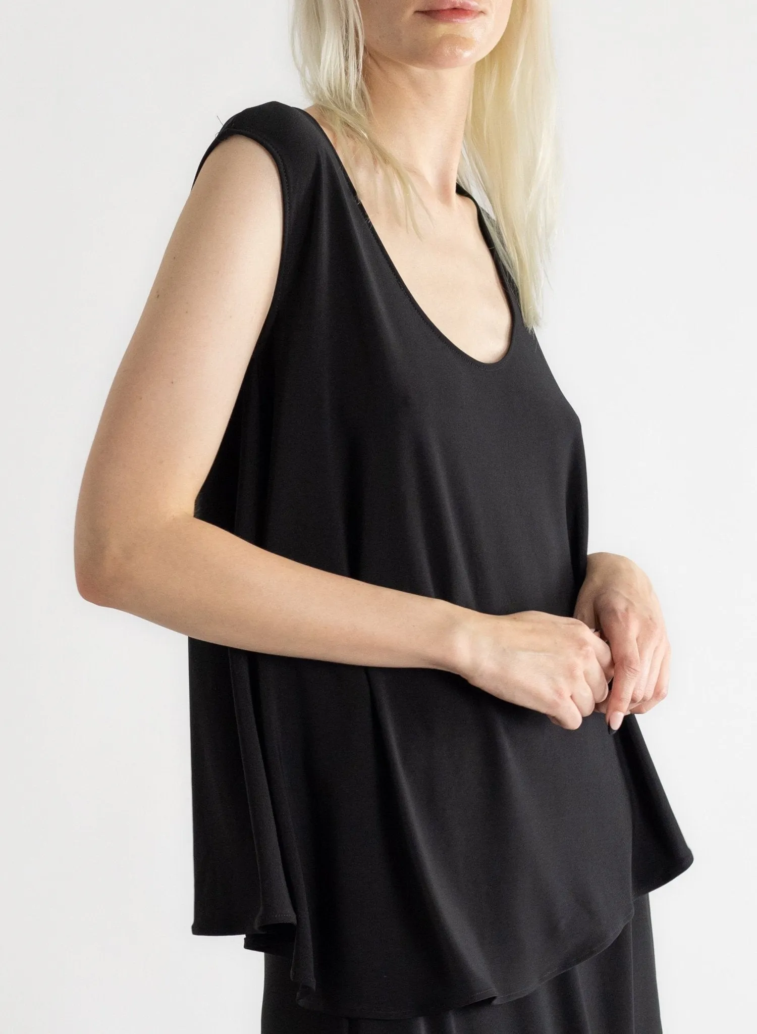 U-Neck Tank - Black