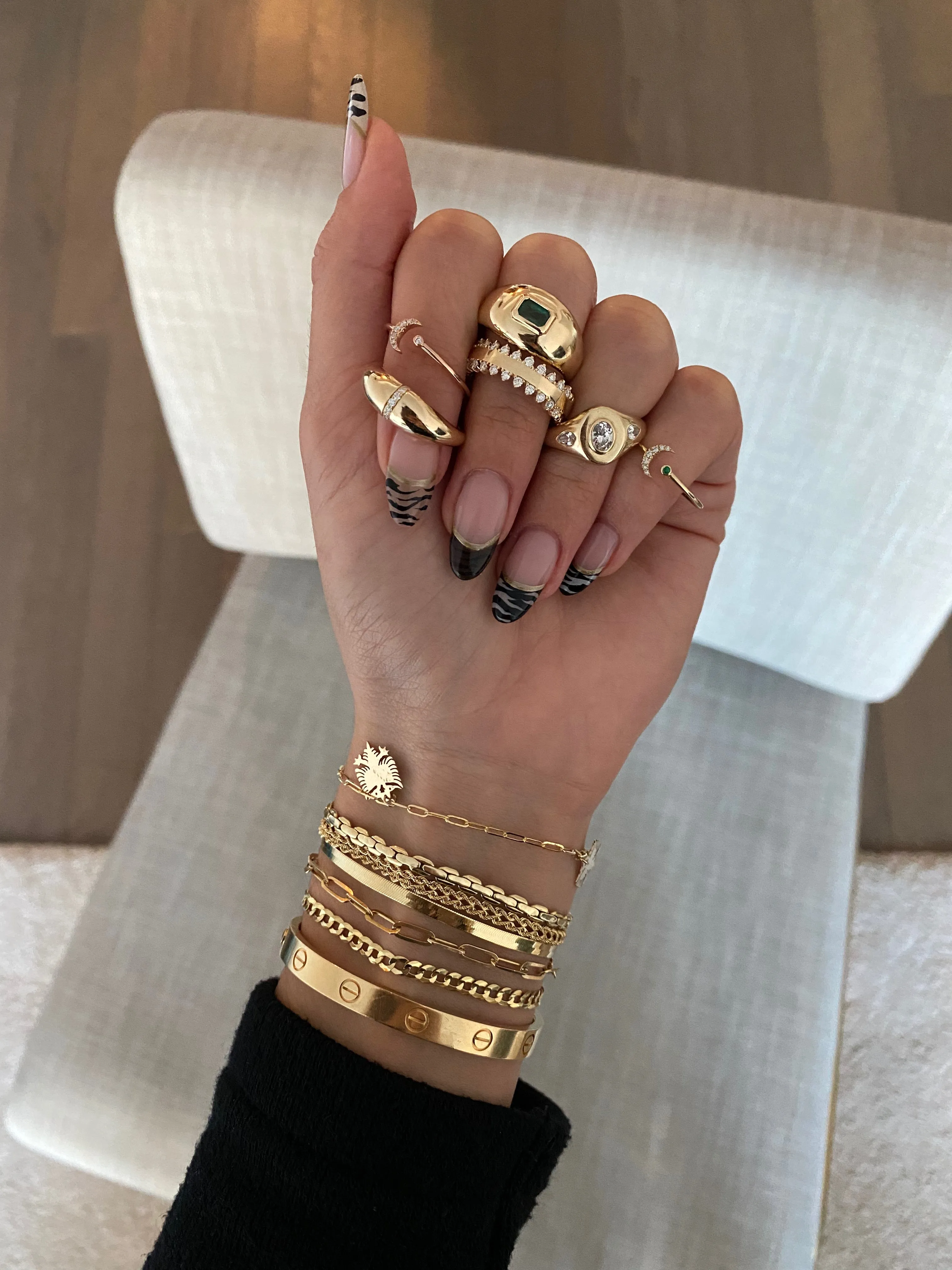 VALENCIA - The Edgy Ring