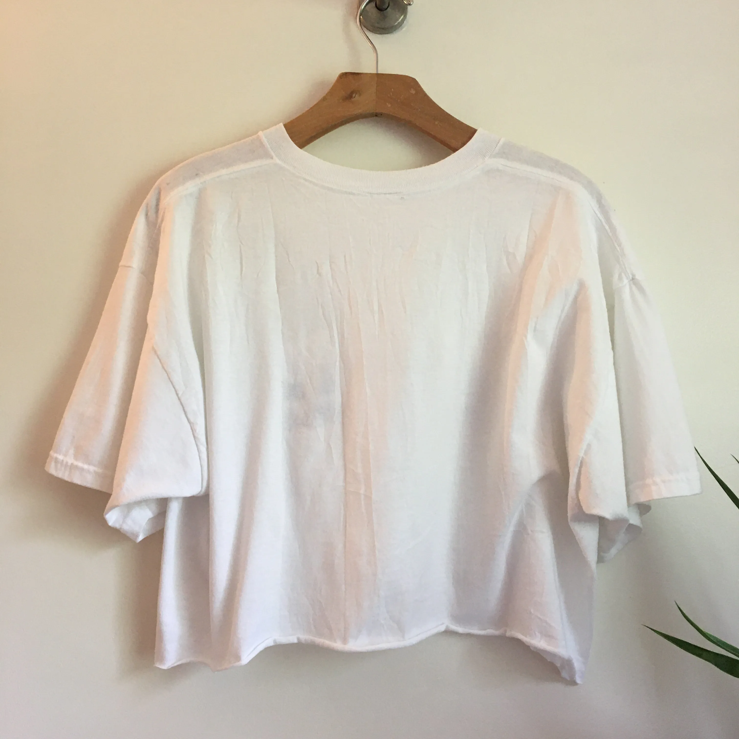Vintage 80s 90s crew neck white KITTEN crop top tee // One Size