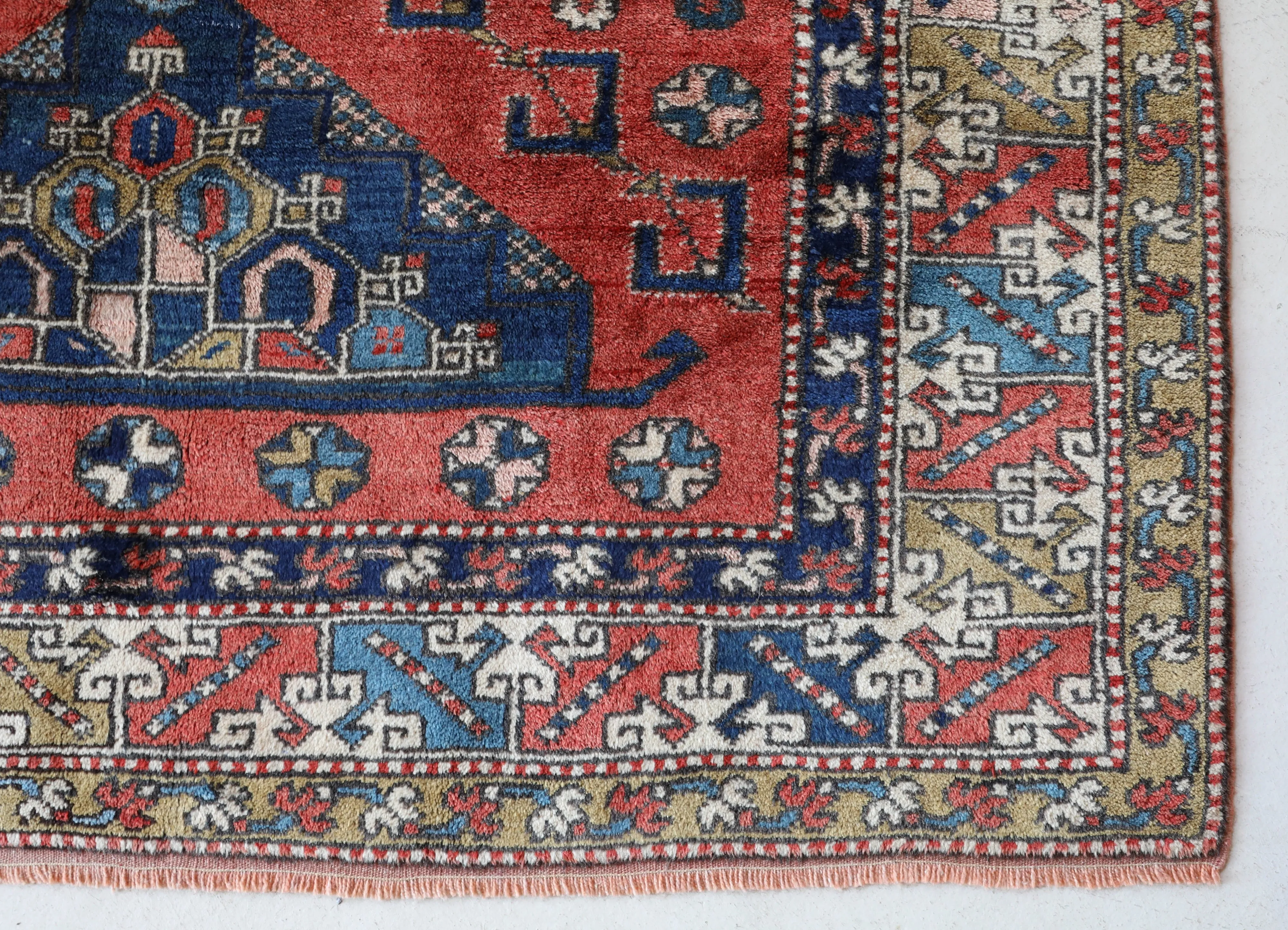 Vintage Canakkale Ayvacik Rug 5'3"x7'11"