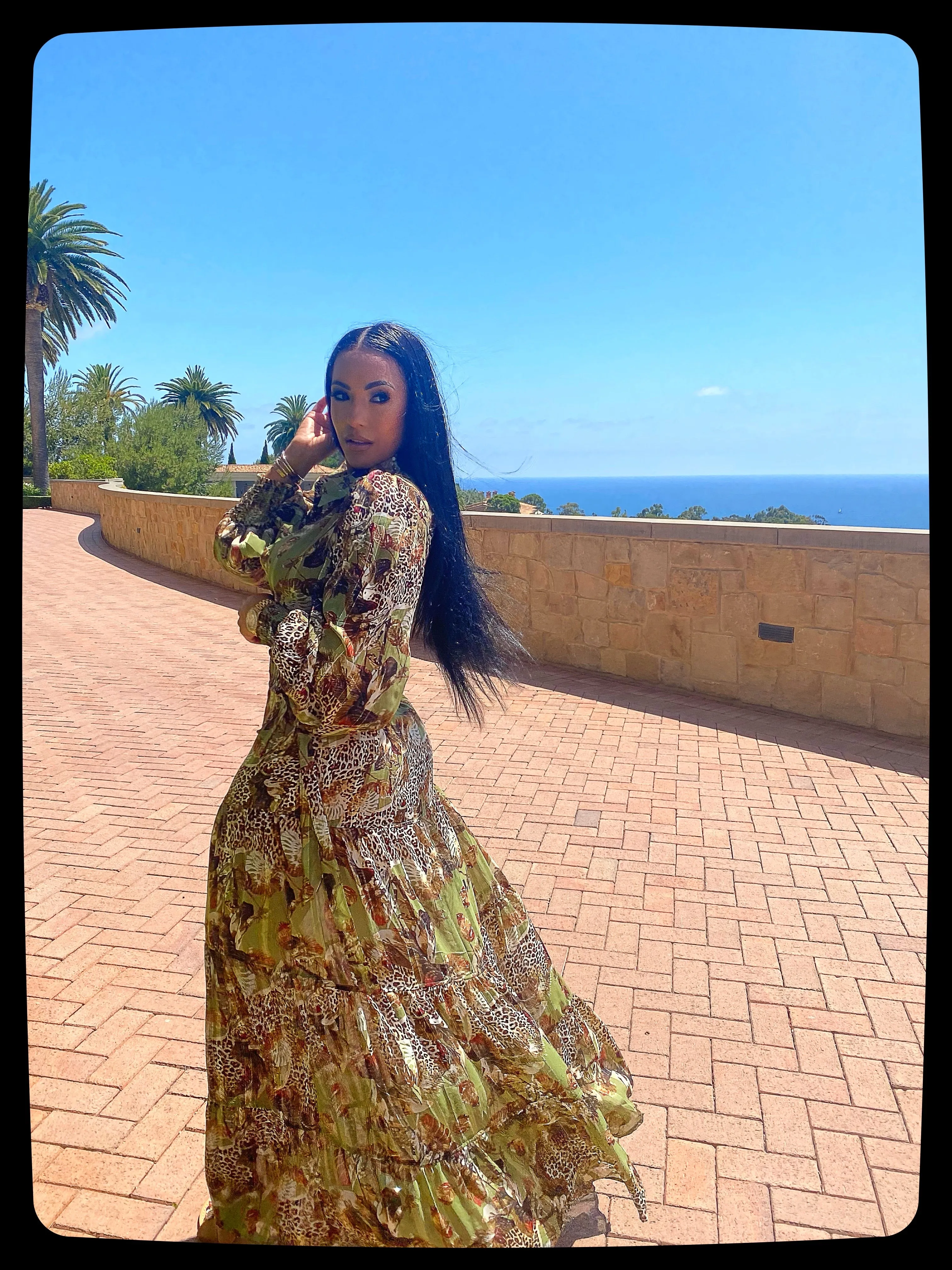 Wild garden Dates Maxi Dress
