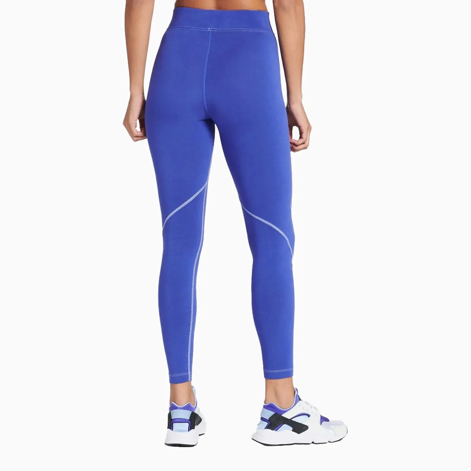 Women's Sportswear Swoosh Outfit